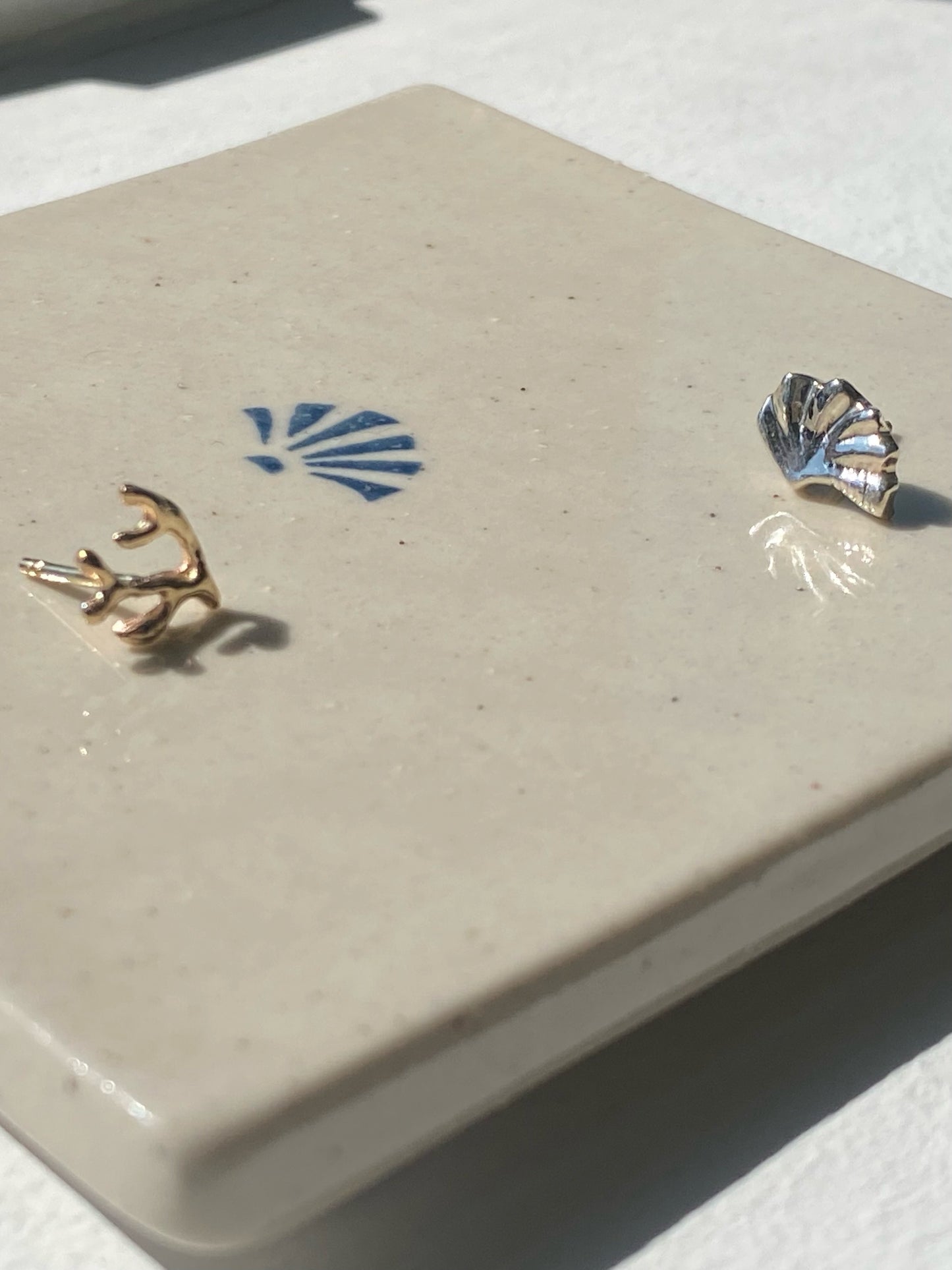 Coral earstud