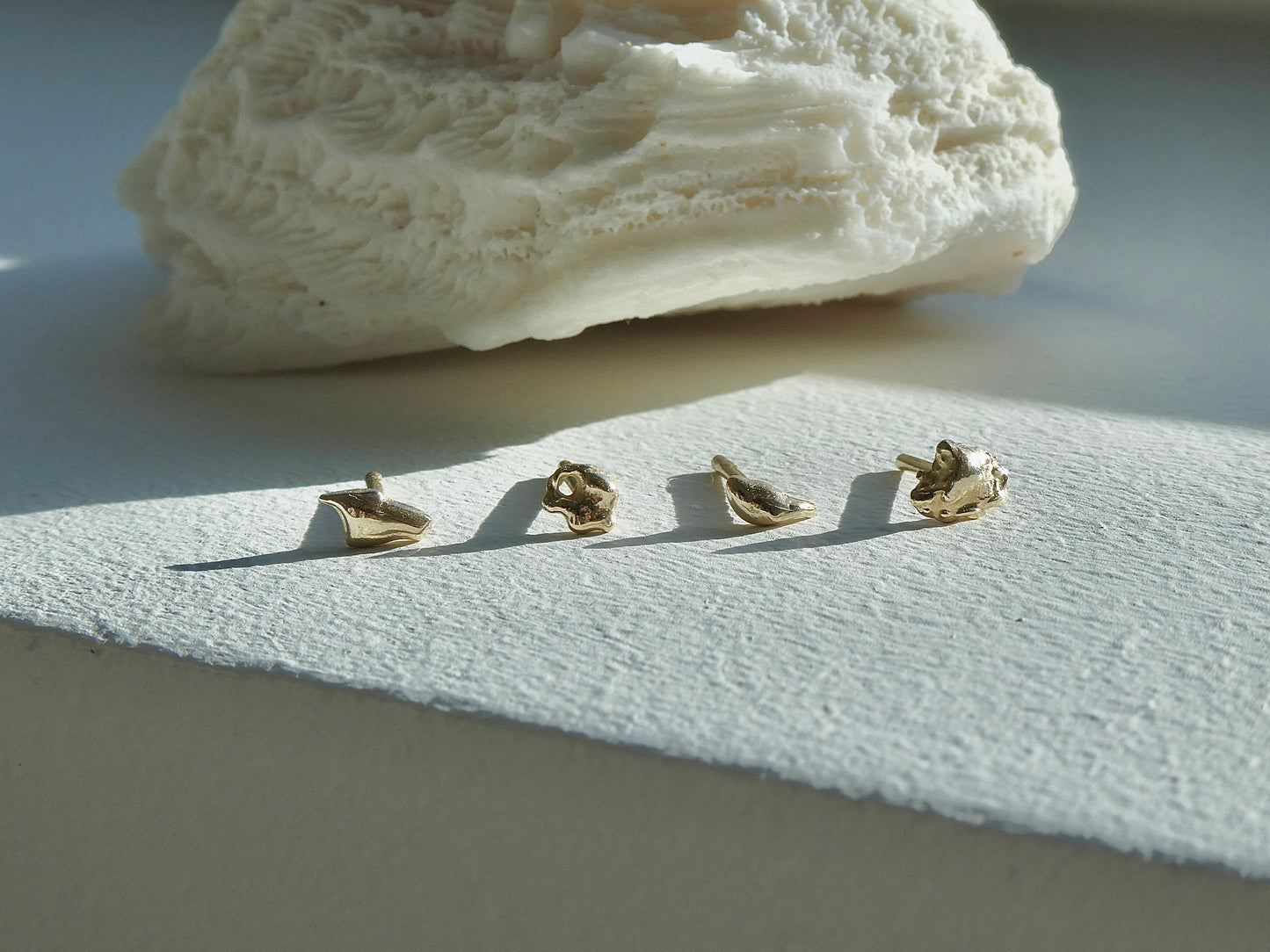 Rocky earstud (biggie/piece)