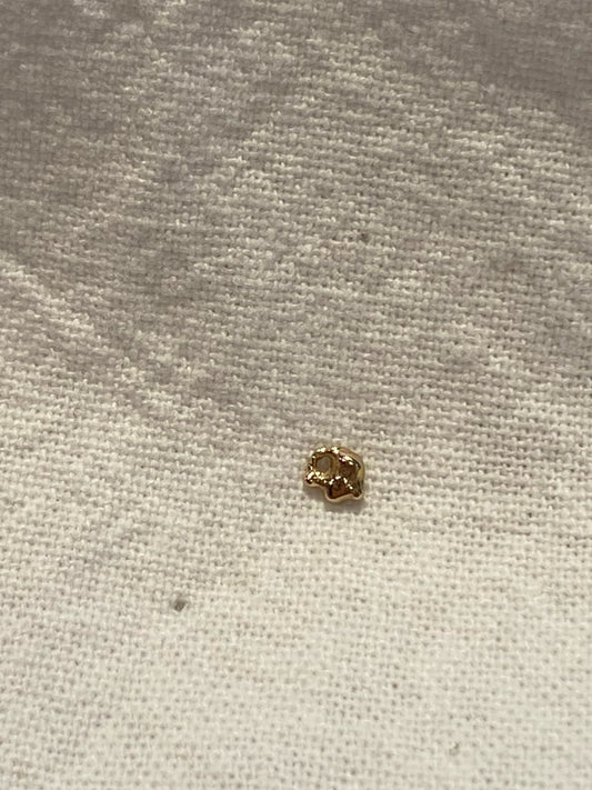 Crispy earstud (tiny/piece)